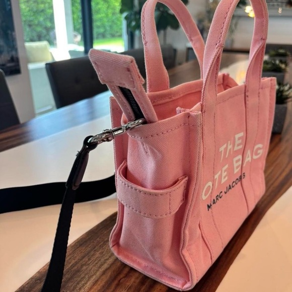 Marc Jacobs Pink Snoopy Tote Bag - Picture 5 of 7